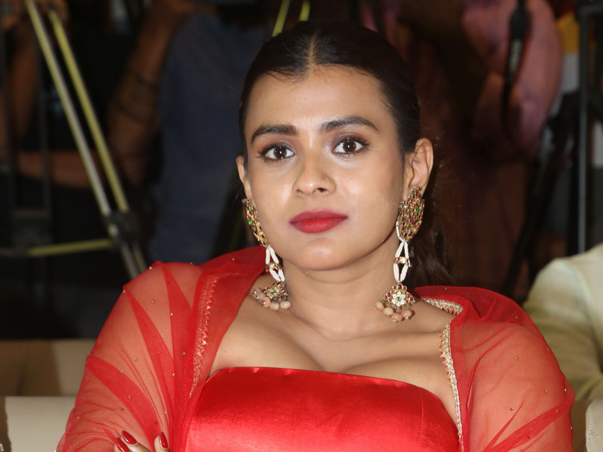 Dhoom_20Dhaam_20Pre_20Release_20Event_20Photos__20_2817_29.jpg 18