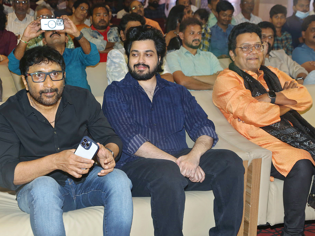 Dhoom_20Dhaam_20Pre_20Release_20Event_20Photos__20_2823_29.jpg 23