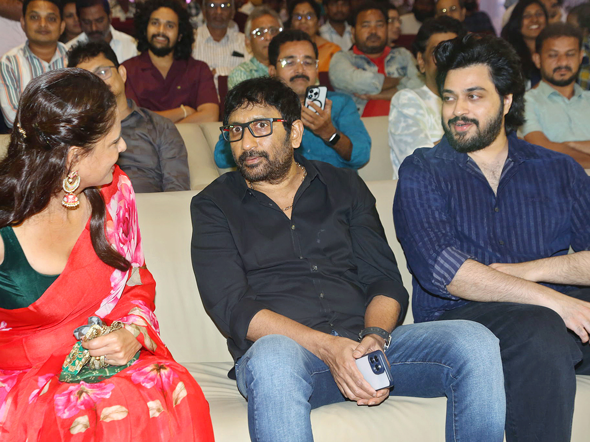 Dhoom_20Dhaam_20Pre_20Release_20Event_20Photos__20_2824_29.jpg 24