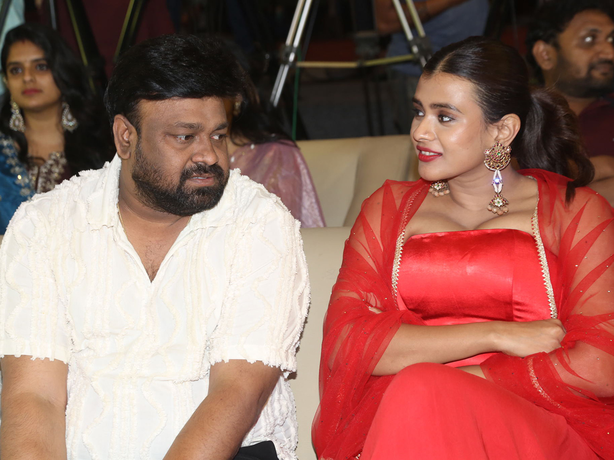 Dhoom_20Dhaam_20Pre_20Release_20Event_20Photos__20_2825_29.jpg 25