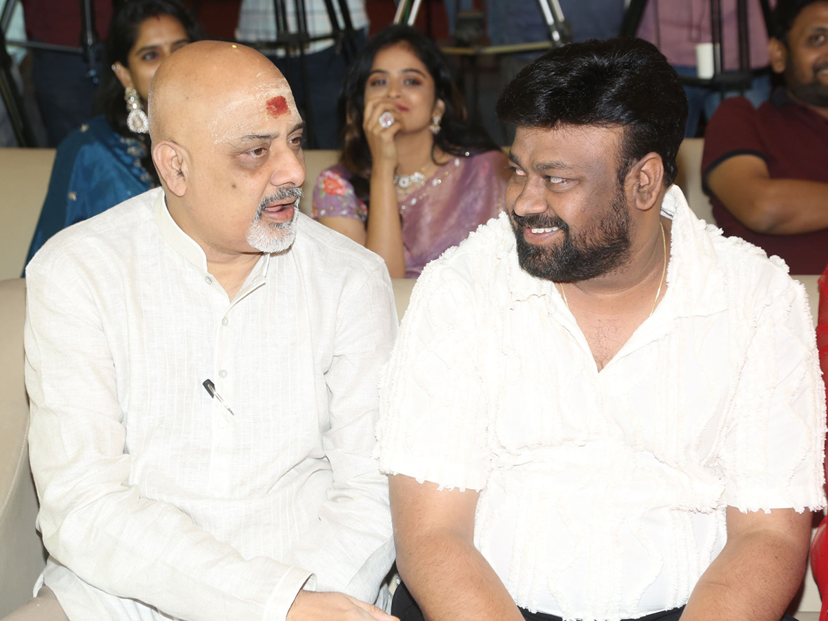 Dhoom_20Dhaam_20Pre_20Release_20Event_20Photos__20_2827_29.jpg 27