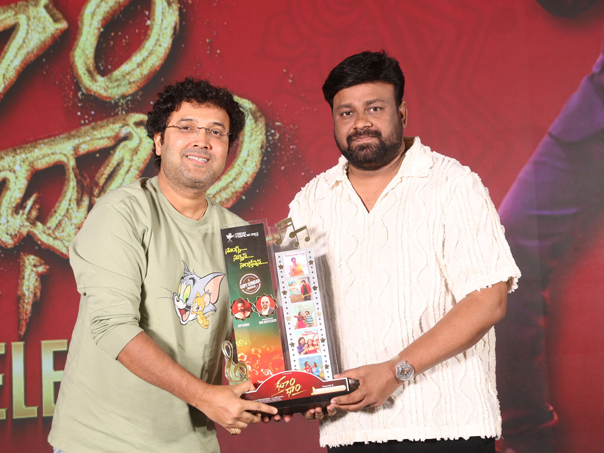 Dhoom_20Dhaam_20Pre_20Release_20Event_20Photos__20_286_29.jpg 7
