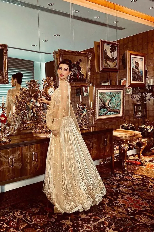 Fashion_20icon-ShaliniPassii-17.jpg 18