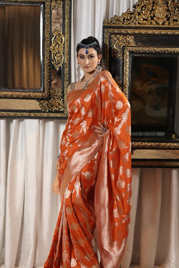 Fashion_20icon-ShaliniPassii-4.jpg 6