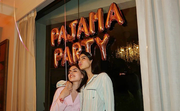Khushi_20Kapoor_20shares_20glimpse_20from_20her_20pyjama_20themed_20birthday_20party_20Celebrations_20Photos_20_287_29.jpg 7