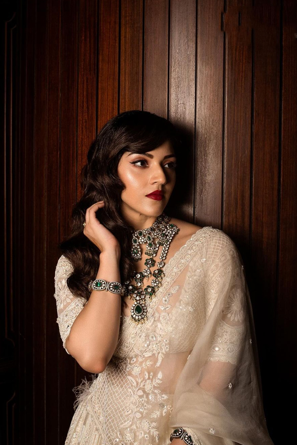 Mehreen-Pirzada-13.jpg 14