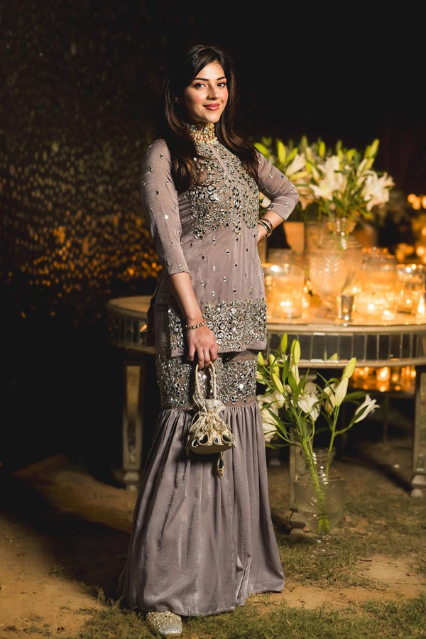 Mehreen-Pirzada-18.jpg 19