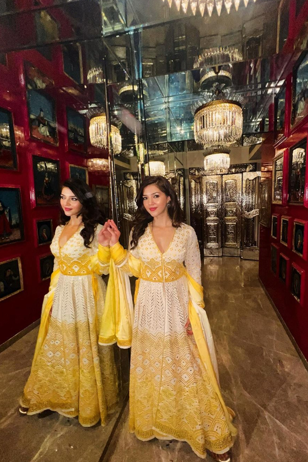 Mehreen-Pirzada-4.jpg 5