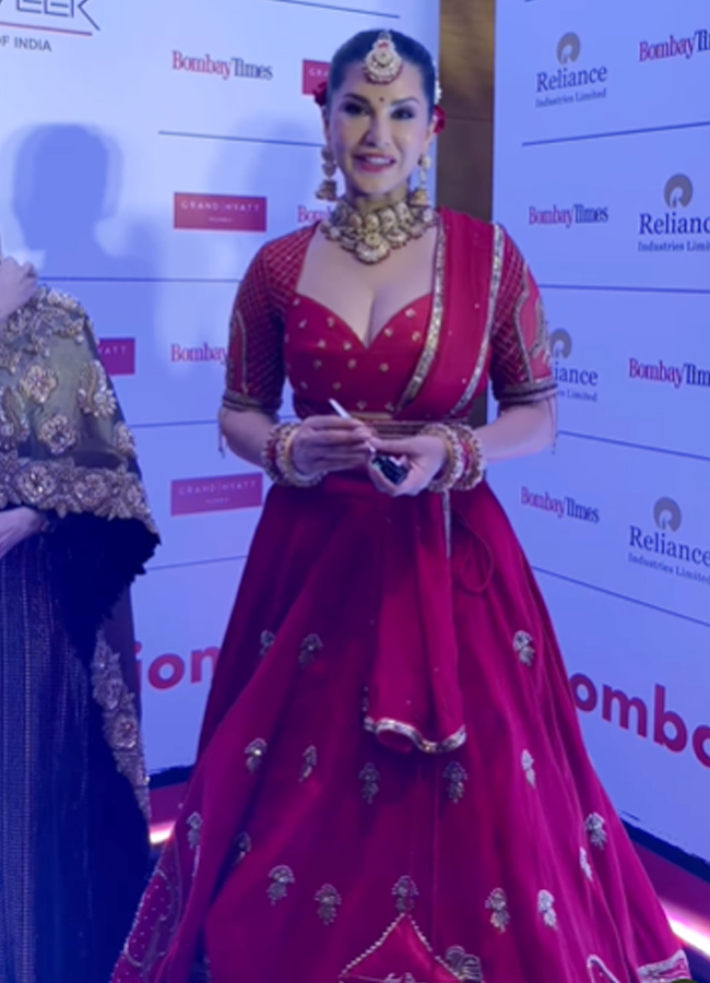 Sunnyleone_20marriage_20photos10.jpg 11