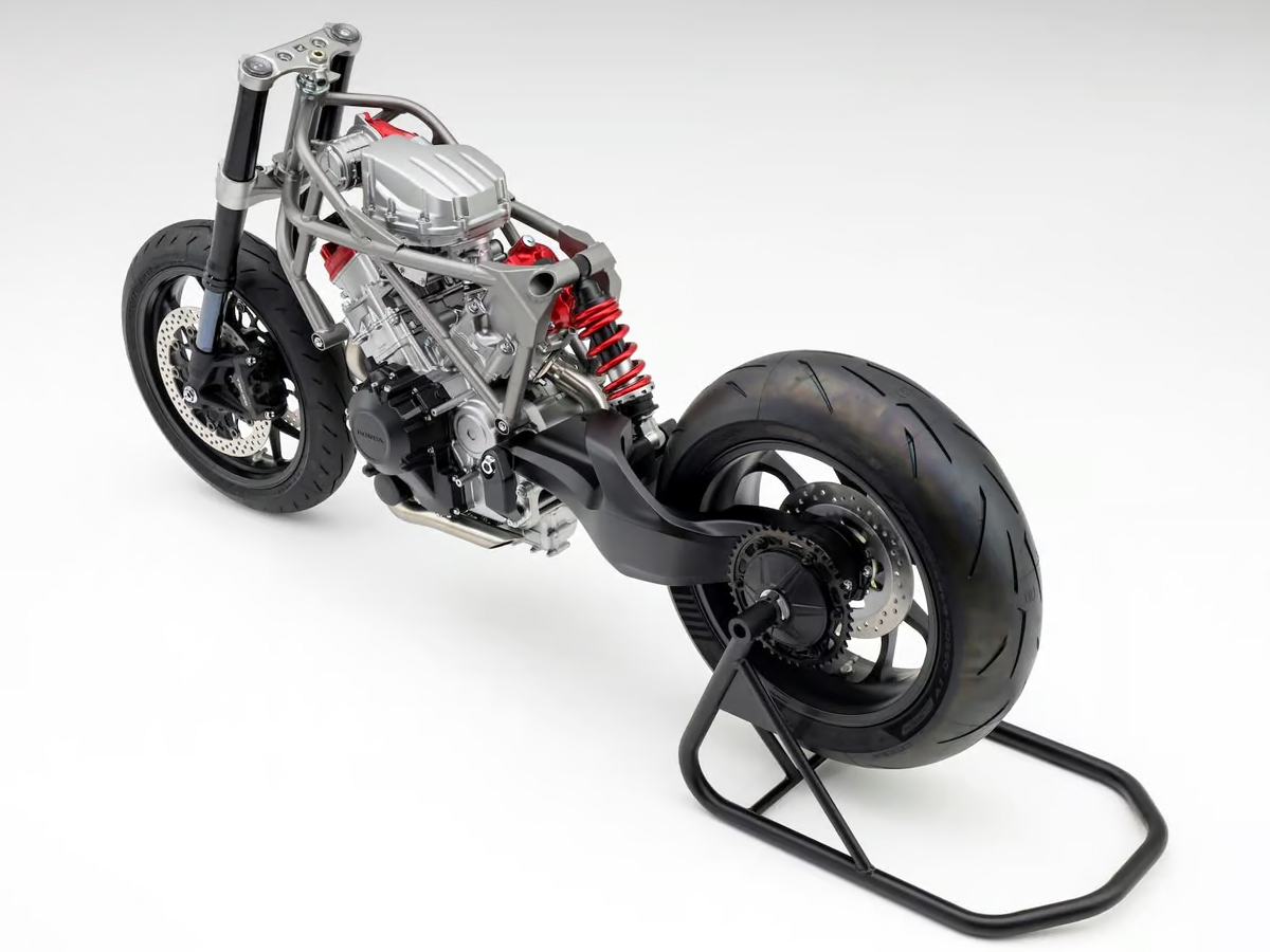 Honda_20dropped_20V3_207.jpg 8