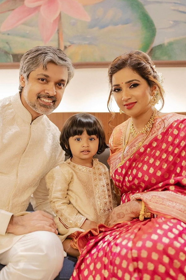 Shreya-Ghoshal-10.jpg 11