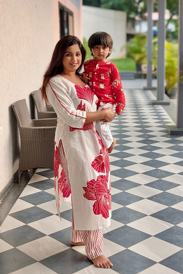 Shreya-Ghoshal-12.jpg 13