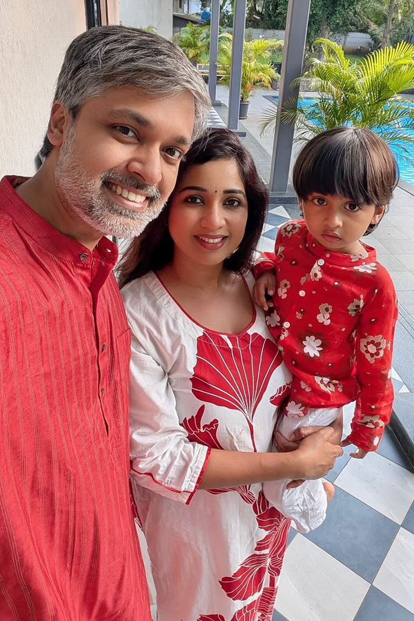Shreya-Ghoshal-14.jpg 15
