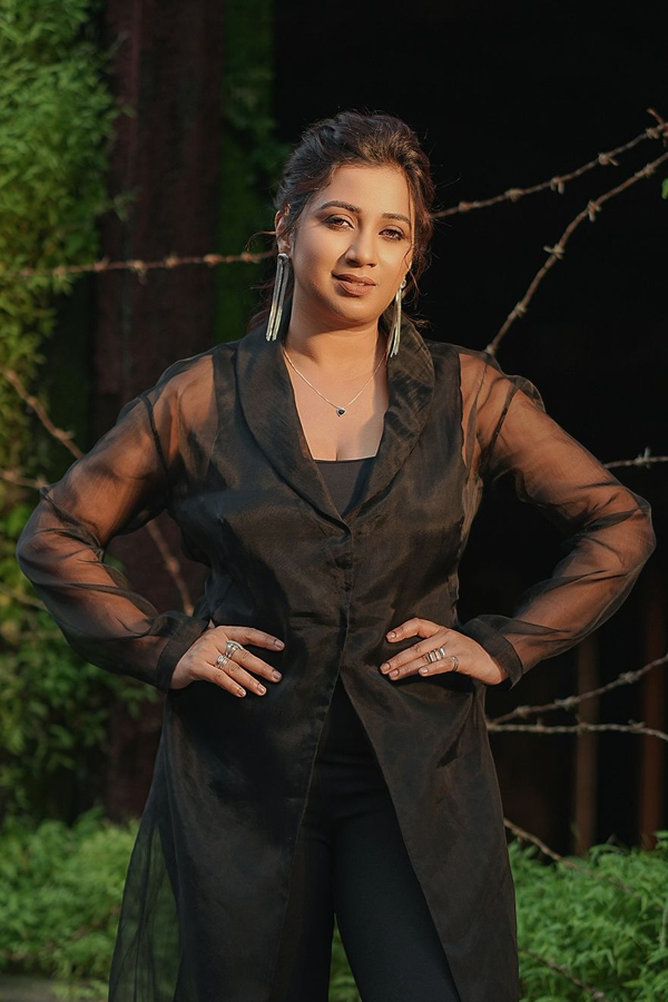Shreya-Ghoshal-15.jpg 17