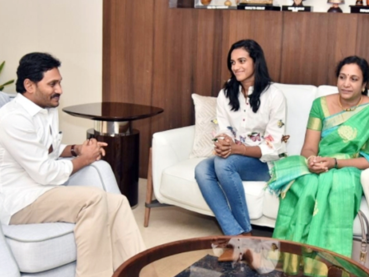 PV_20Sindu_20New_20Academy8_0.jpg 8