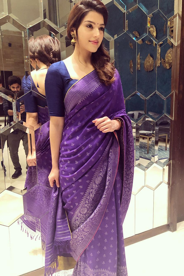 Celebs-Purple-Outfit-13.jpg 14