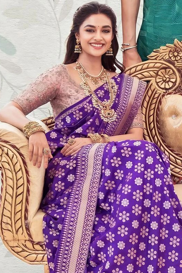 Celebs-Purple-Outfit-14.jpg 15