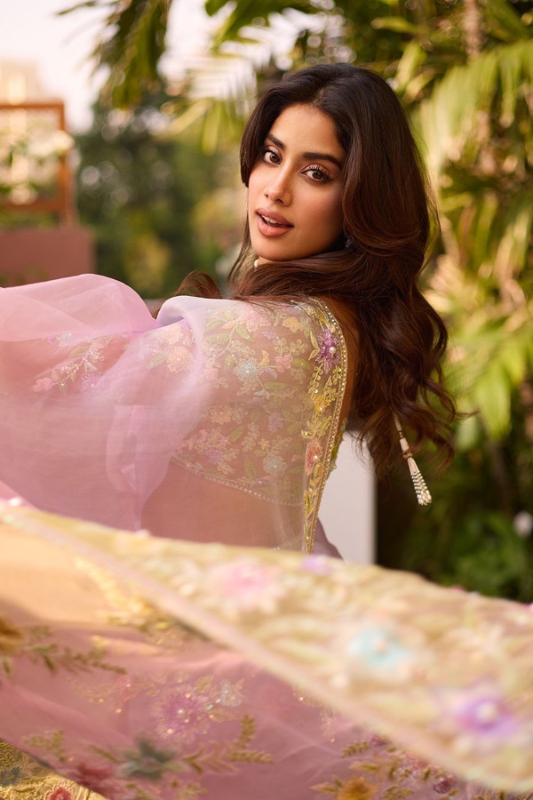 Janhvi-Kapoor-6.jpg 7
