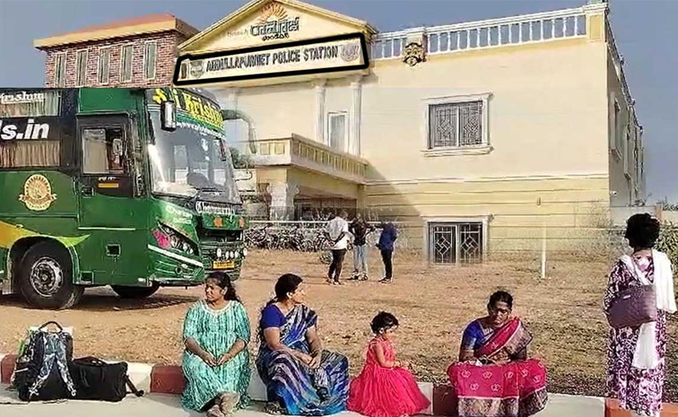 Private-Travel-Bus.jpg