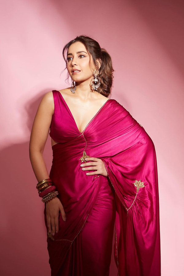 Raashii-Khanna-4.jpg 5