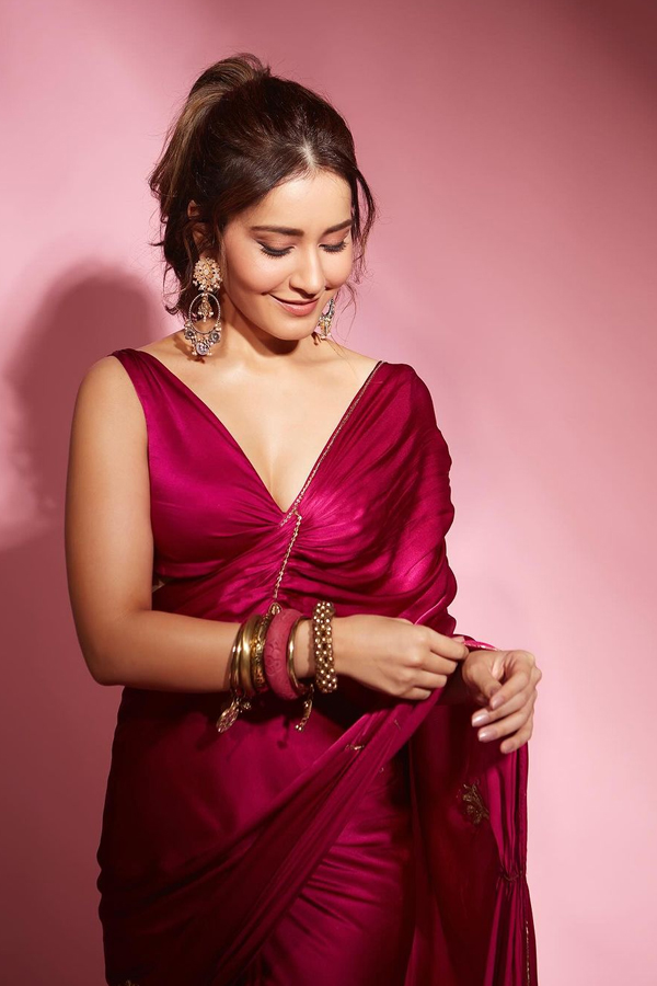 Raashii-Khanna-6.jpg 7