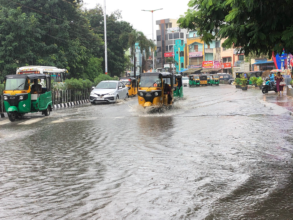 weather_20update_20_20heavy_20rain_20in_20tirupati__20_2816_29.jpg 16