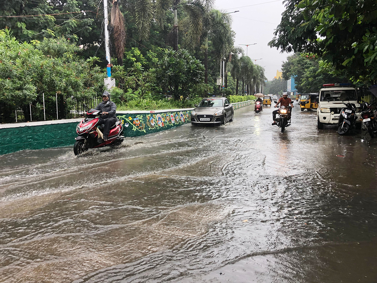 weather_20update_20_20heavy_20rain_20in_20tirupati__20_282_29.jpg 2