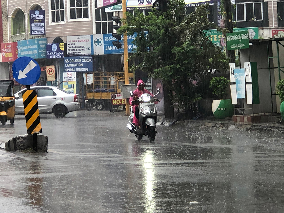 weather_20update_20_20heavy_20rain_20in_20tirupati__20_288_29.jpg 8