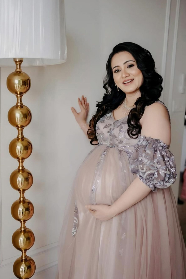 Harshika-Poonacha-11.jpg 12