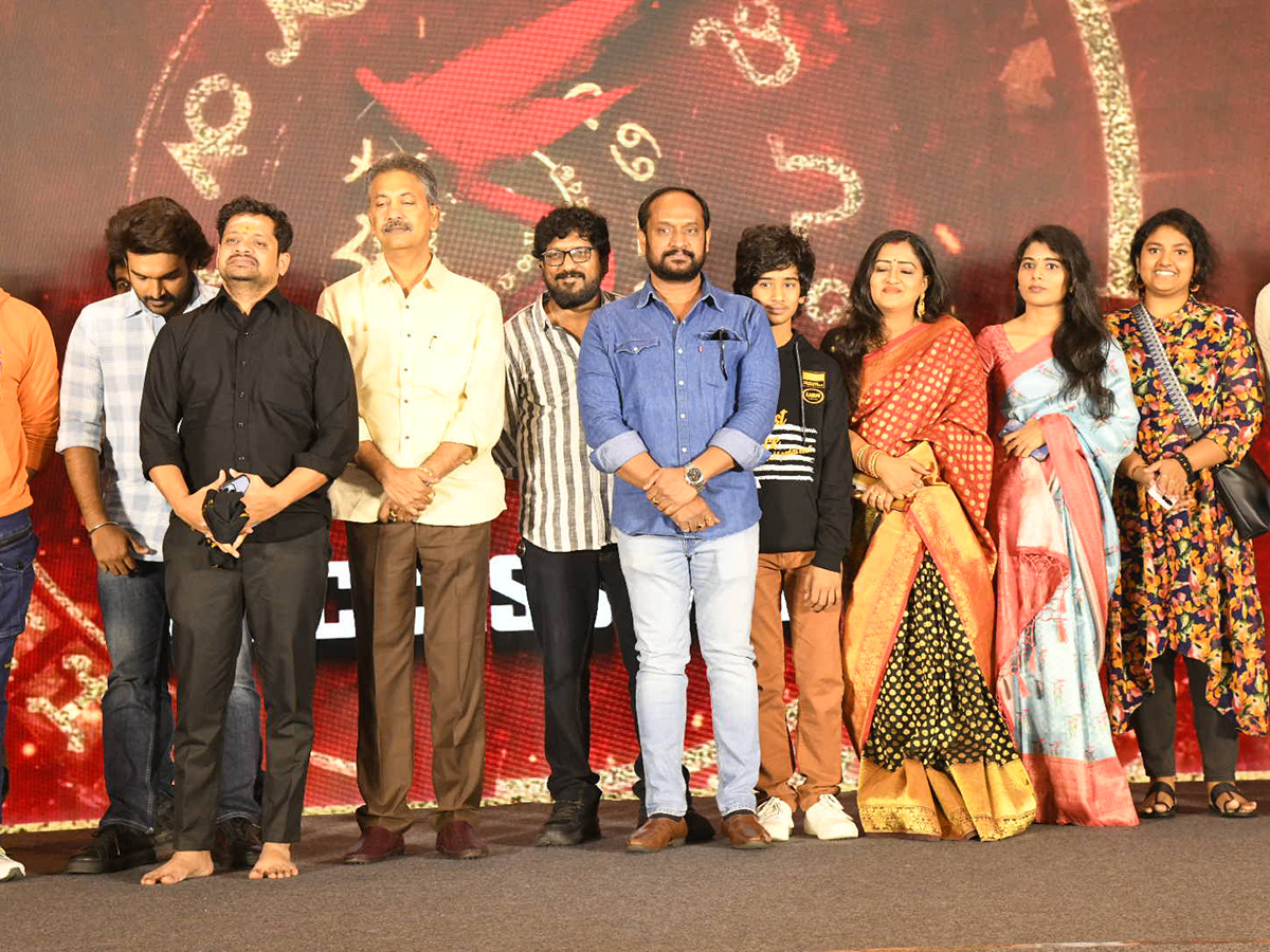 Kiran_20Abbavaram_20Ka_20Movie_20Success_20Celebrations_20Photos__20_2815_29.jpg 15