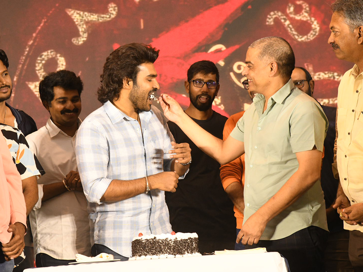 Kiran_20Abbavaram_20Ka_20Movie_20Success_20Celebrations_20Photos__20_281_29.jpg 1