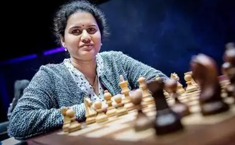Koneru-Humpy_Divya-Deshmukh.jpg