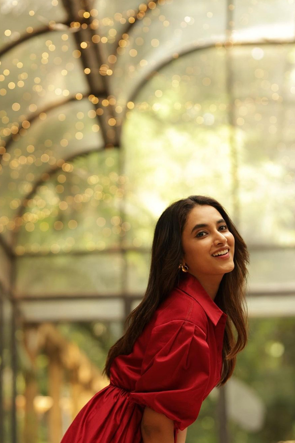 Priyanka-Arul-Mohan-5.jpg 6