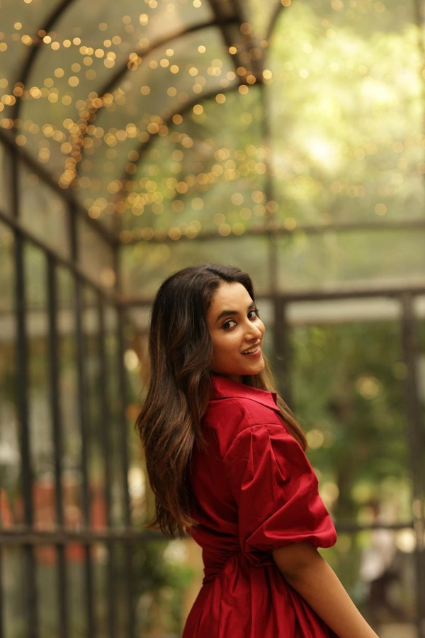 Priyanka-Arul-Mohan-6.jpg 7
