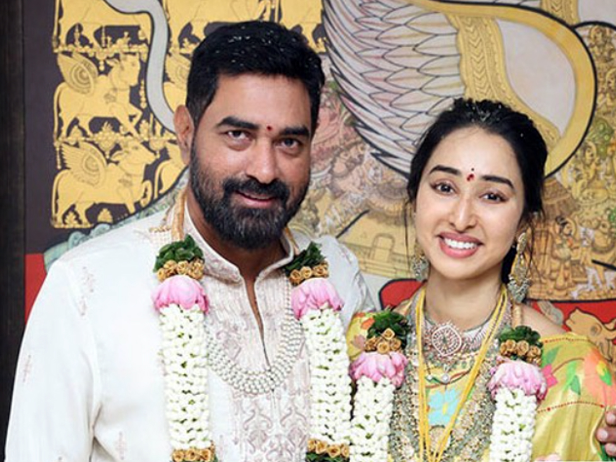 Director_20Krish_202nd_20marriage15.jpg 16