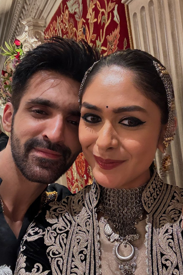 Mrunal-Thakur-10.jpg 11
