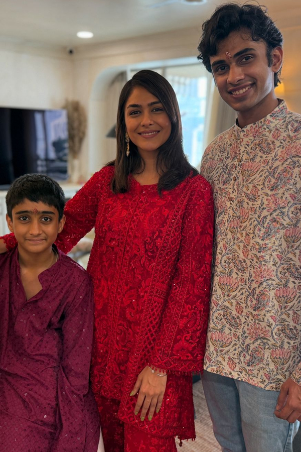 Mrunal-Thakur-4.jpg 2