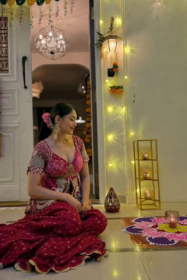 Mrunal-Thakur-6.jpg 7