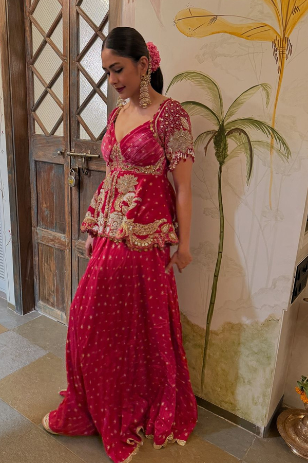 Mrunal-Thakur-7.jpg 8