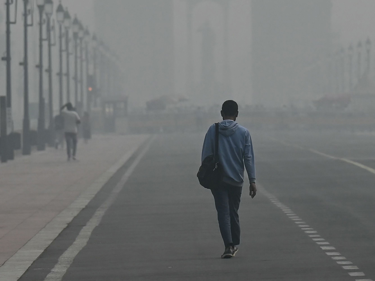 Air_20pollution_20amid_20heavy_20smoggy_20in_20New_20Delhi__20_285_29.jpg 5