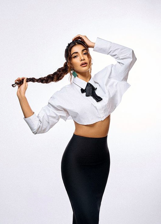 Pooja_20Hegdhe12.jpg 13