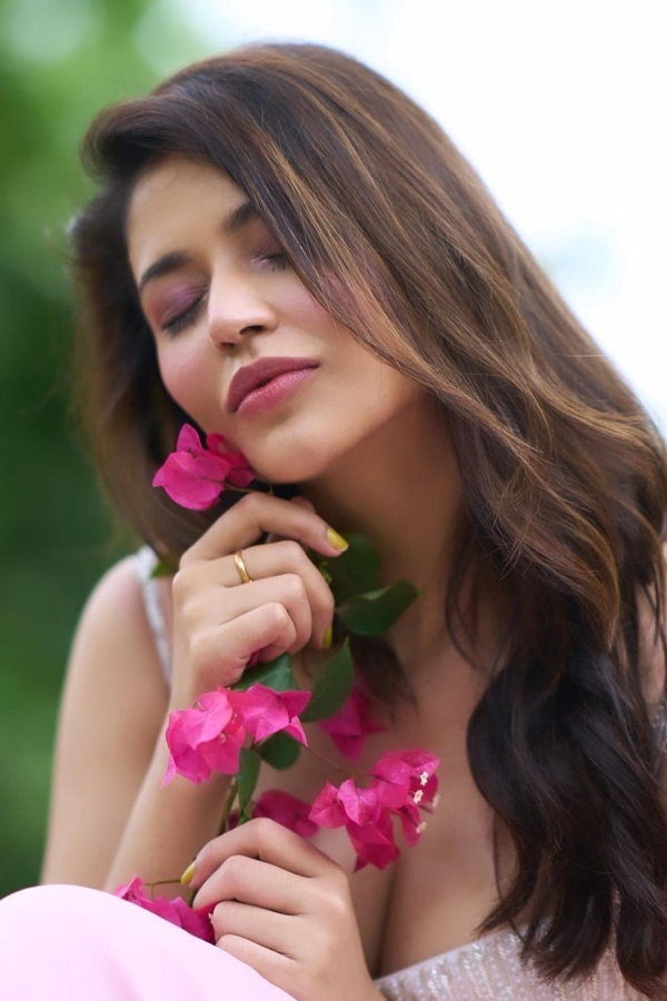 Priyanka-Jawalkar-16.jpg 17