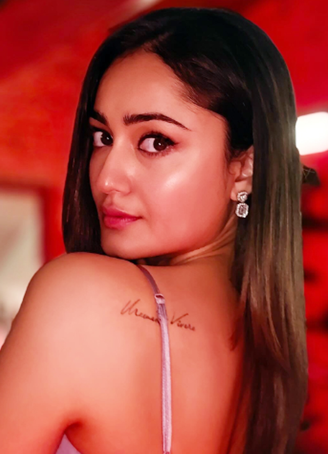 Tridha_20chowdary11.jpg 12