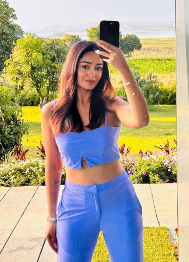 Tridha_20chowdary13.jpg 14