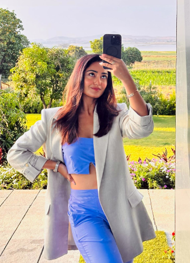 Tridha_20chowdary14.jpg 15