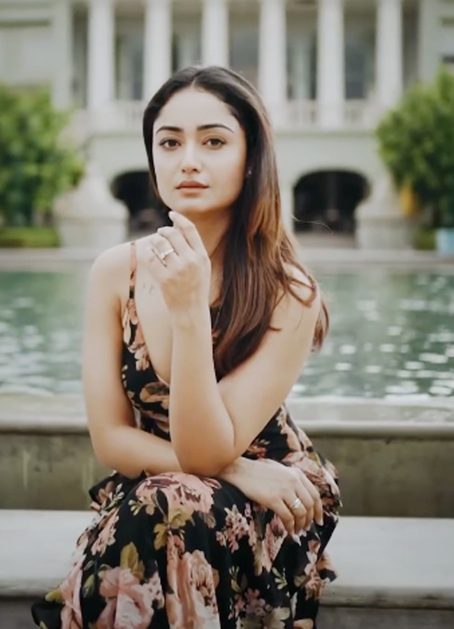 Tridha_20chowdary20.jpg 21