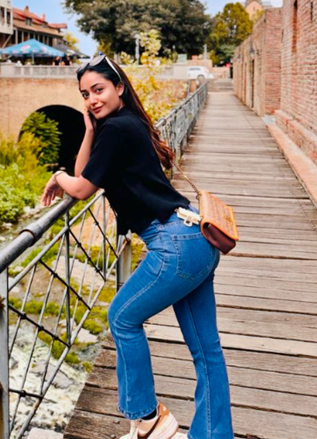 Tridha_20chowdary3.jpg 4