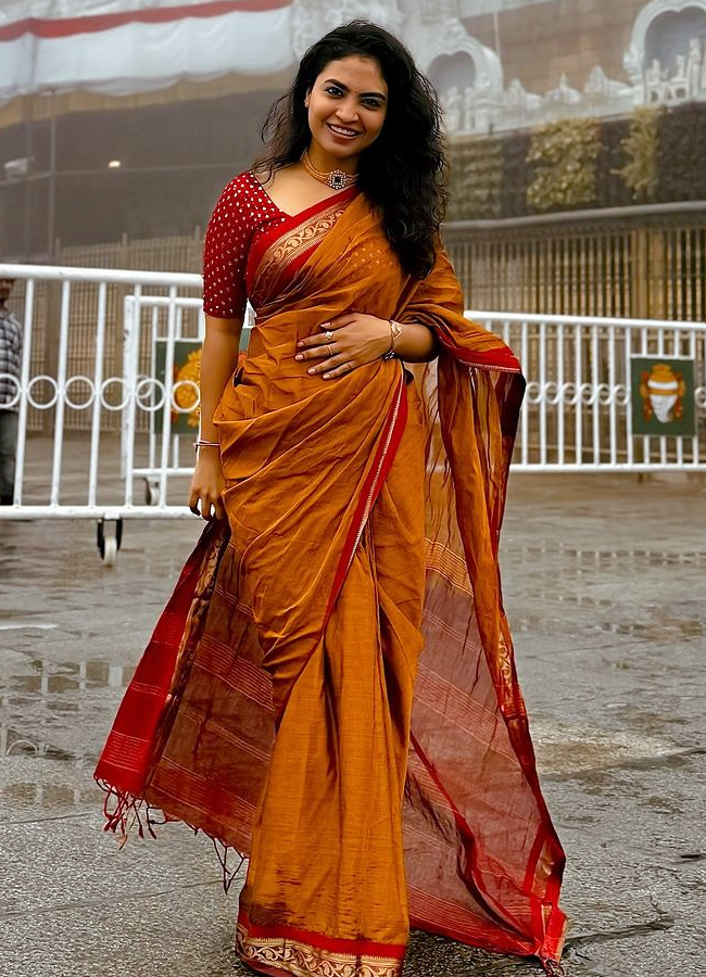 Alekya_20Harika_20visited_20to_20tirumala13.jpg 14