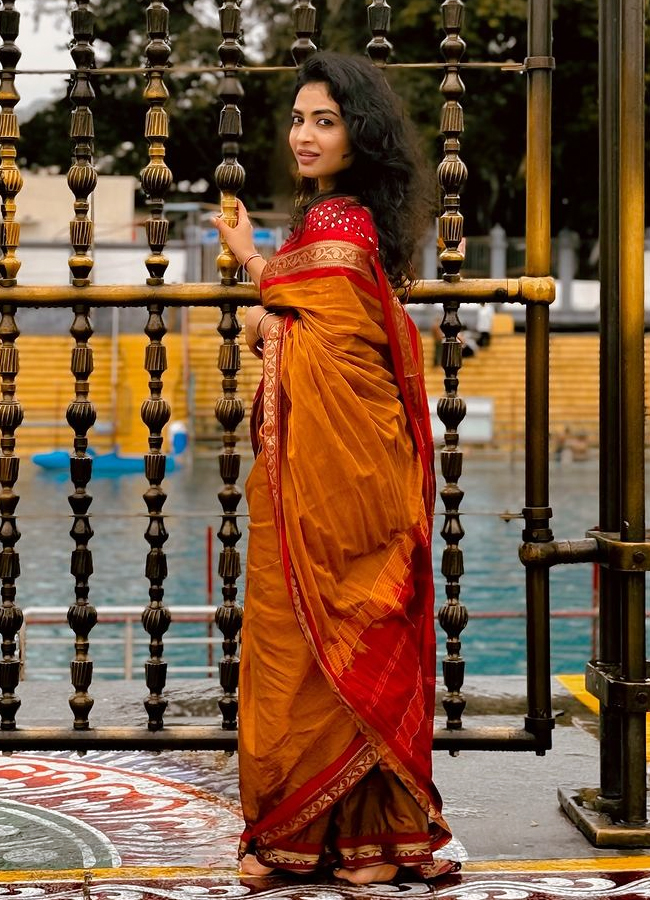 Alekya_20Harika_20visited_20to_20tirumala14.jpg 15