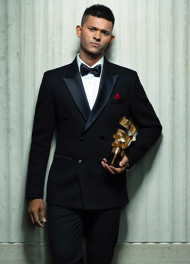 Yashasvi_20Jaiswal_20Award2.jpg 3